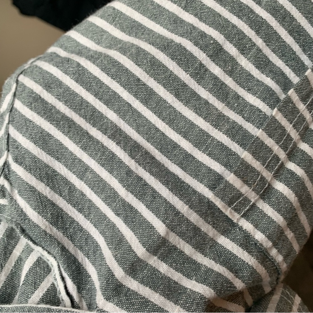 Pin stripe linen top - Picture 5 of 7